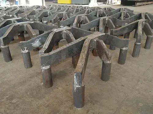 Étriers métalliques soudés (six griffes)