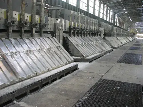 Panneaux de capotage en aluminium pour cuves d'électrolyse