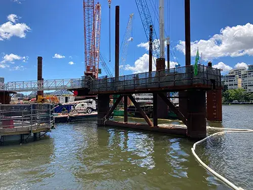 Structures Temporaires pour la Rivière Brisbane