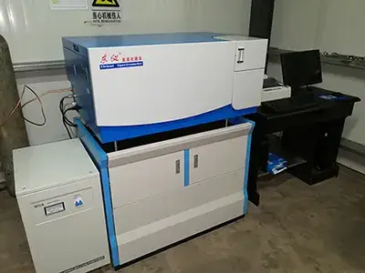 Spectromètre à émission optique