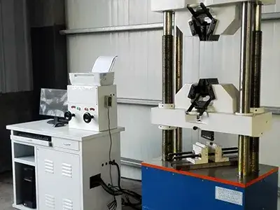 Machine universelle d’essais mécaniques