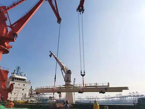 Levage au Port vers le Navire en Vrac
